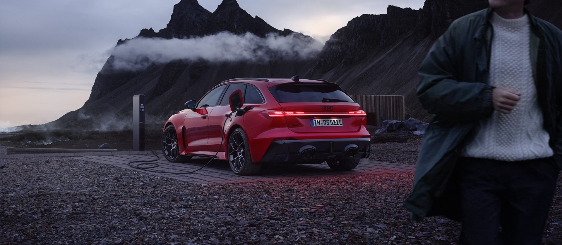 audi rs avant hero