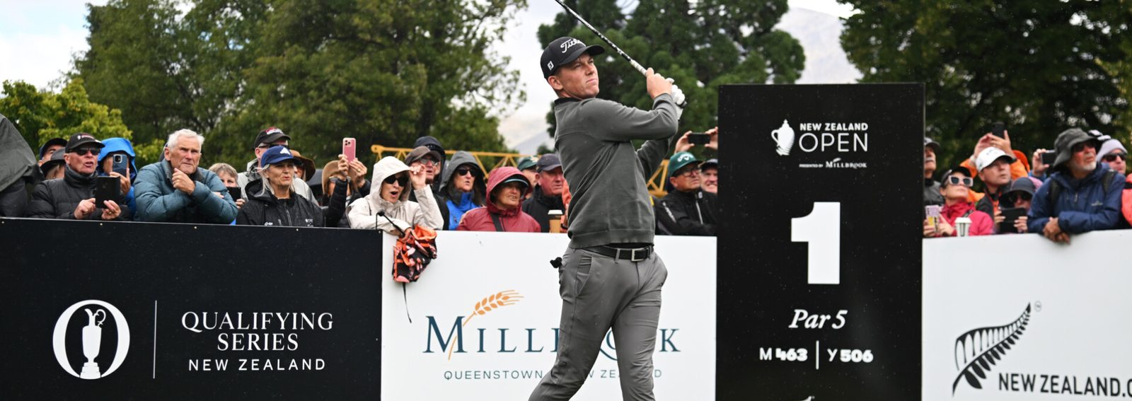 Dan Hillier Tee Off Photosport